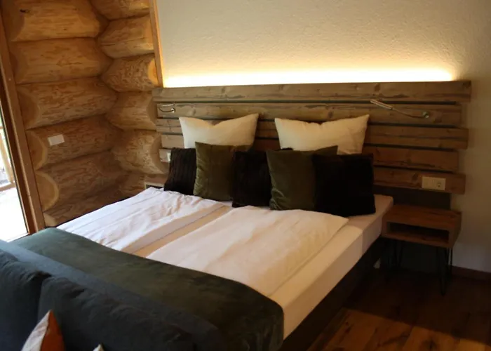 Waldzeit - Fuchs Daire Neuhutten (Rhineland-Palatinate)